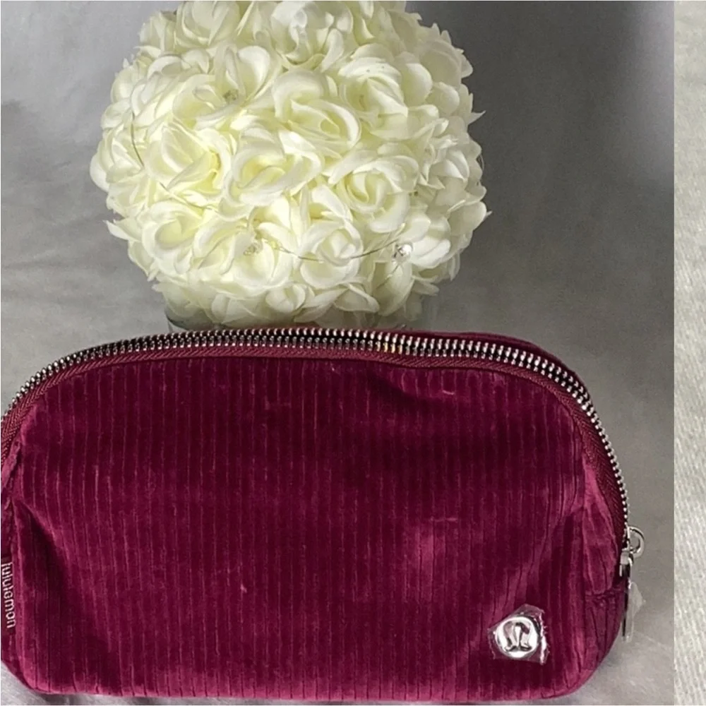 Lululemon everywhere belt bag - Picture 3 of 9